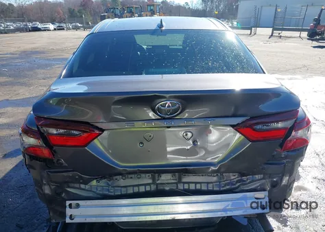 2023 Toyota Camry Le z USA, uszkodzony, nr VIN 4T1C11AKXPU152401